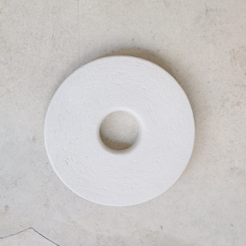 Coquetier en grès blanc D 15cm - Blanc satiné d'Essentiel Ceramique chez Brutal Ceramics