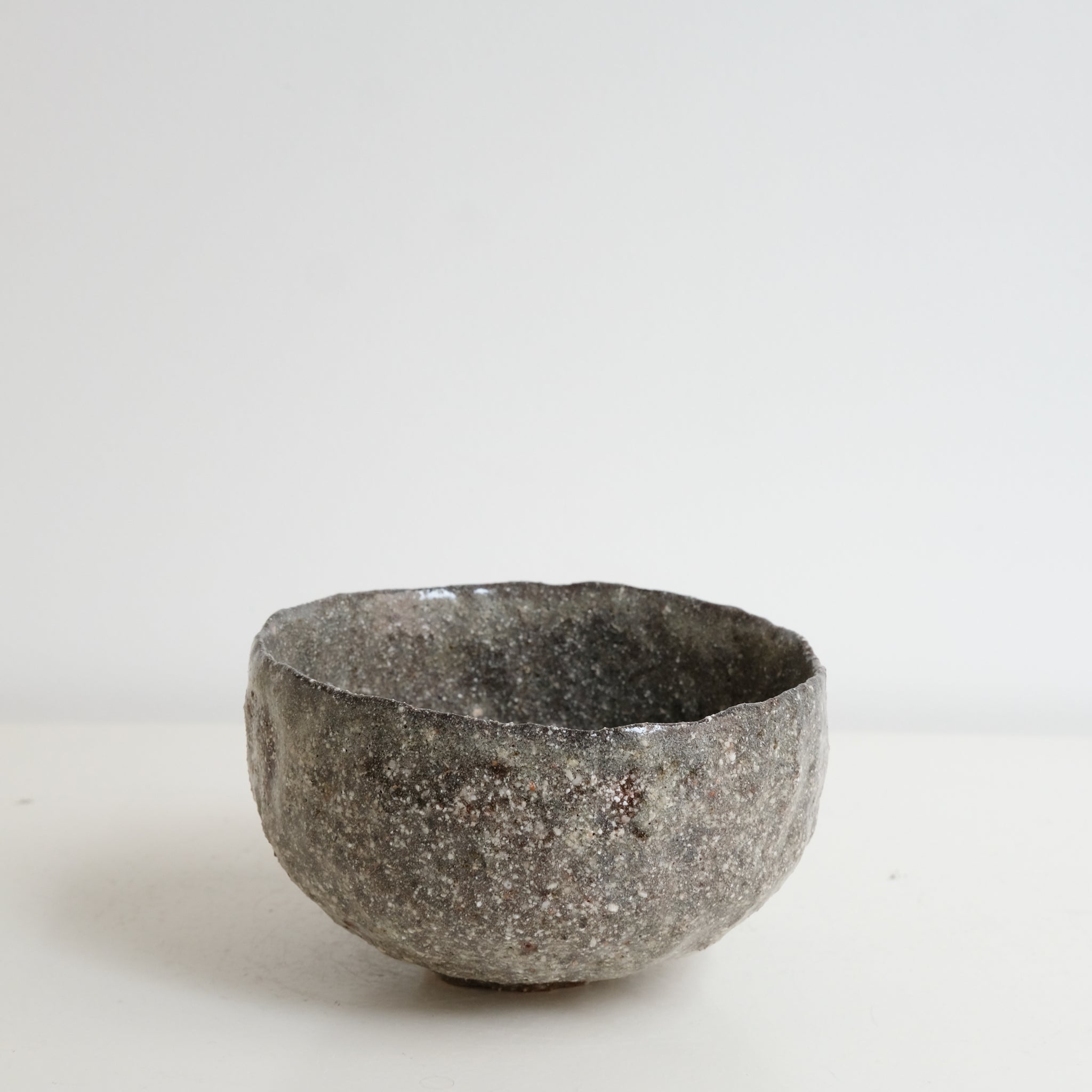 Bol en terre glanée D 13cm - Vert-Gris par Potry chez Brutal Ceramics