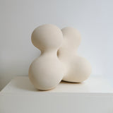 Sculpture "CLOUD STONE VIII " beige de Terre Brute chez Brutal Ceramics