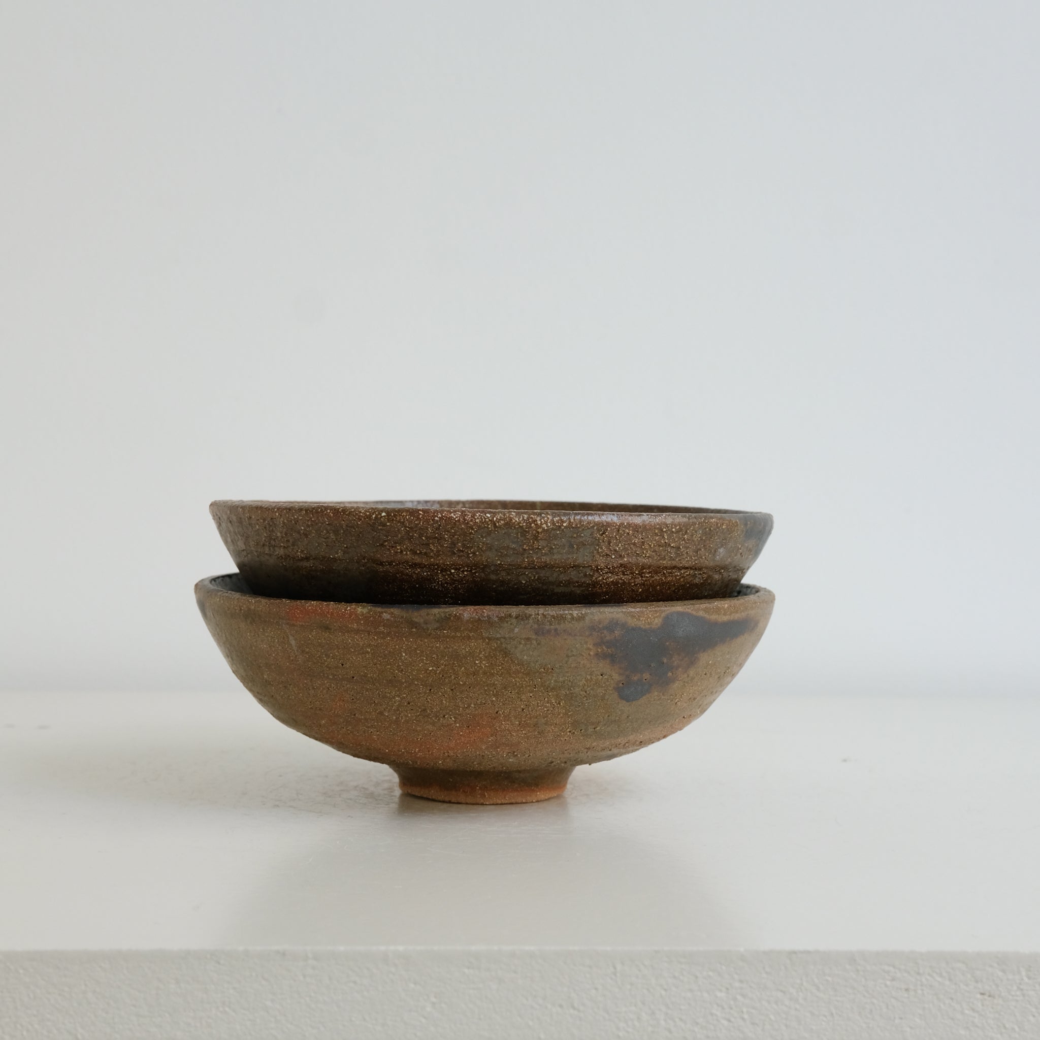 Bol en grès roux D 14cm - brun et gris mat de Yu Wen Ceramics chez Brutal Ceramics