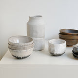 Bol en grès blanc cuisson raku D 13,5cm - blanc gris brillant de Yu Wen Ceramics chez Brutal Ceramics