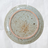 Assiette en grès D 16,5cm - gris vert brillant de Yoh Kashiwai  chez Brutal Ceramics