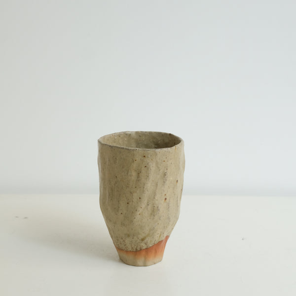 Tasse en grès 210ml - gris vert de Judith Lasry chez Brutal Ceramics