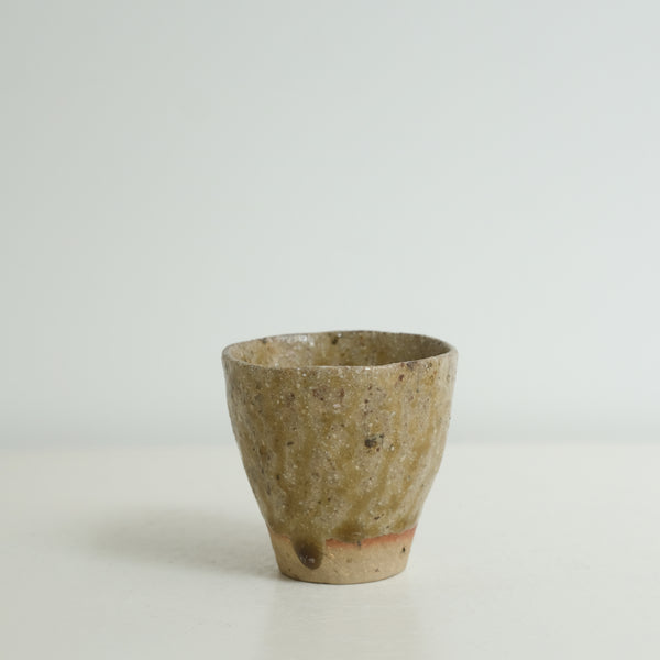 Tasse en grès 60ml - vert gris satiné de Judith Lasry chez Brutal Ceramics