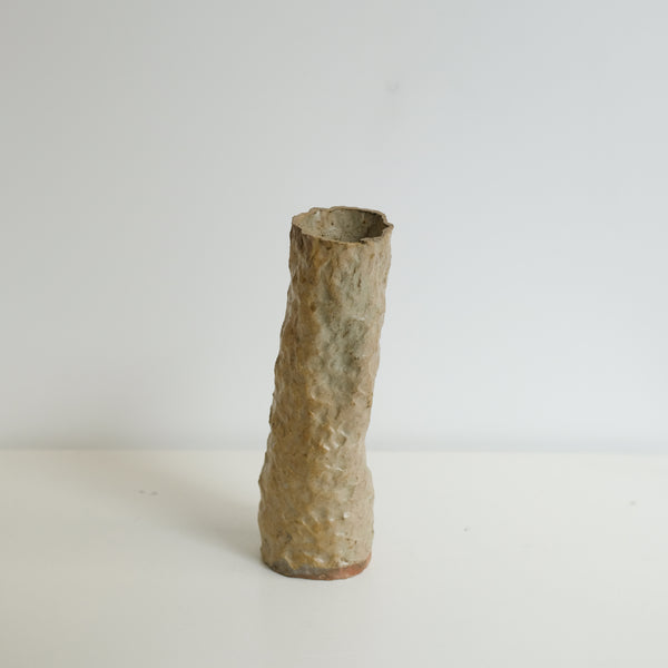 Vase 03 en grès H 24,5cm cuisson bois - nuances de jaunes de Judith Lasry chez Brutal Ceramics