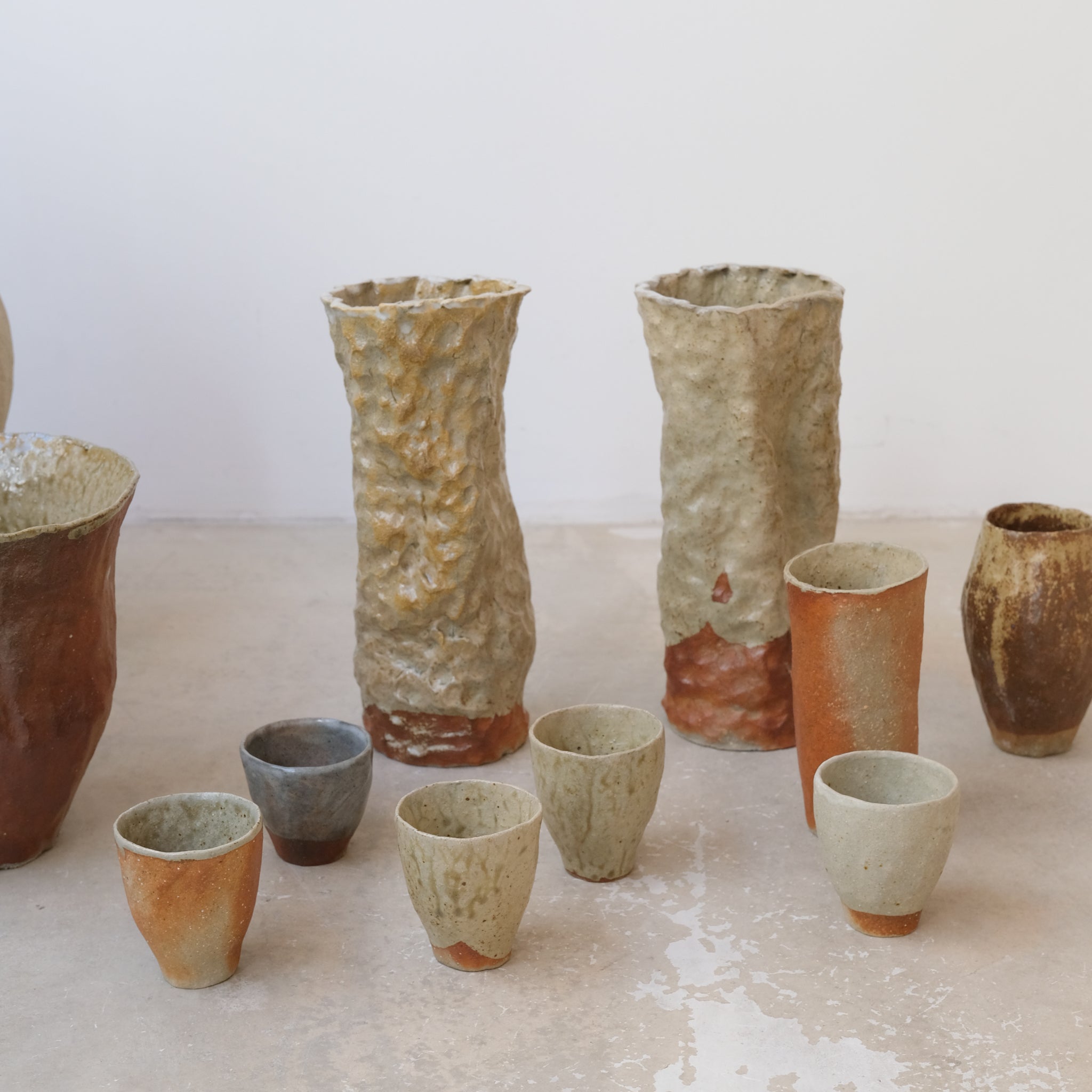 Tasse en grès 75ml, cuisson bois - roux et beige de Judith Lasry chez Brutal Ceramics