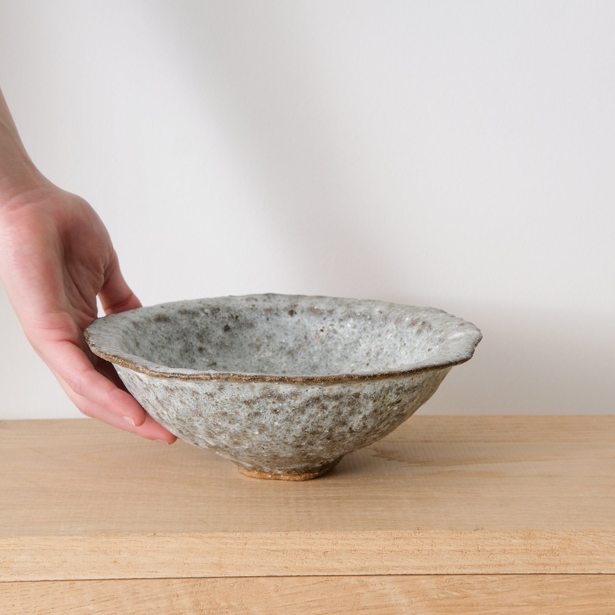 Bol en terre recoltée D 20,5cm - gris mat par Potry chez Brutal Ceramics