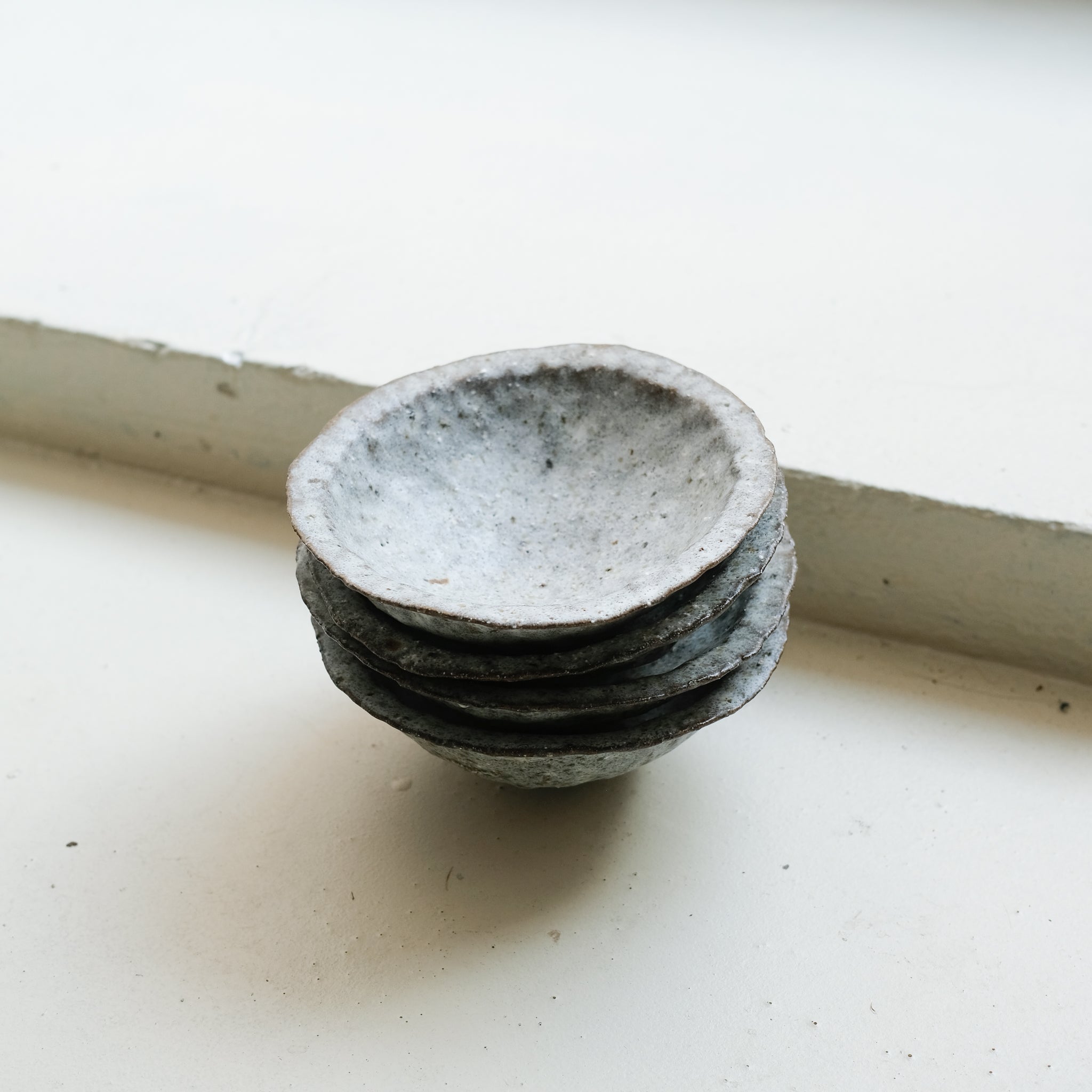 Bol en terre recoltée D 20,5cm - gris mat par Potry chez Brutal Ceramics