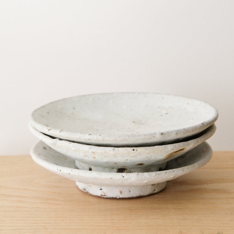 Assiette Moon blanc mat par le céramiste Benoit Audureau chez Brutal Ceramics