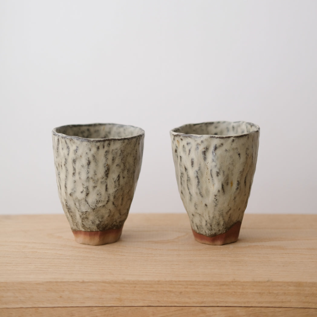 Tasse en grès 190ml - gris vert de Judith Lasry chez Brutal Ceramics