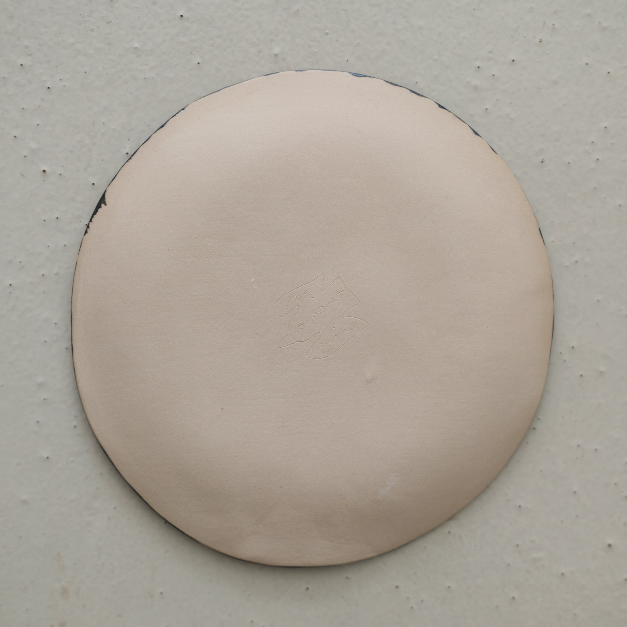 Assiette W24MY19 en grès D 18,5cm - multicolore de Marie-Yaé Suematsu chez Brutal Ceramics