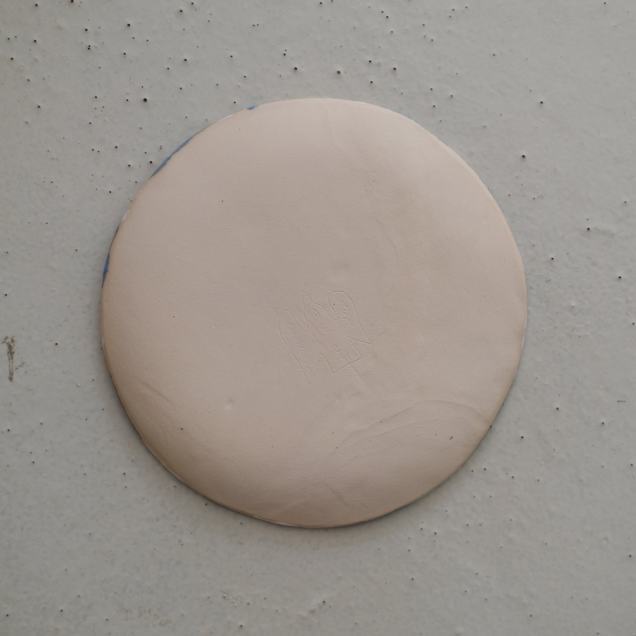Assiette W24MY43 en grès D 16,5cm - multicolore de Marie-Yaé Suematsu chez Brutal Ceramics