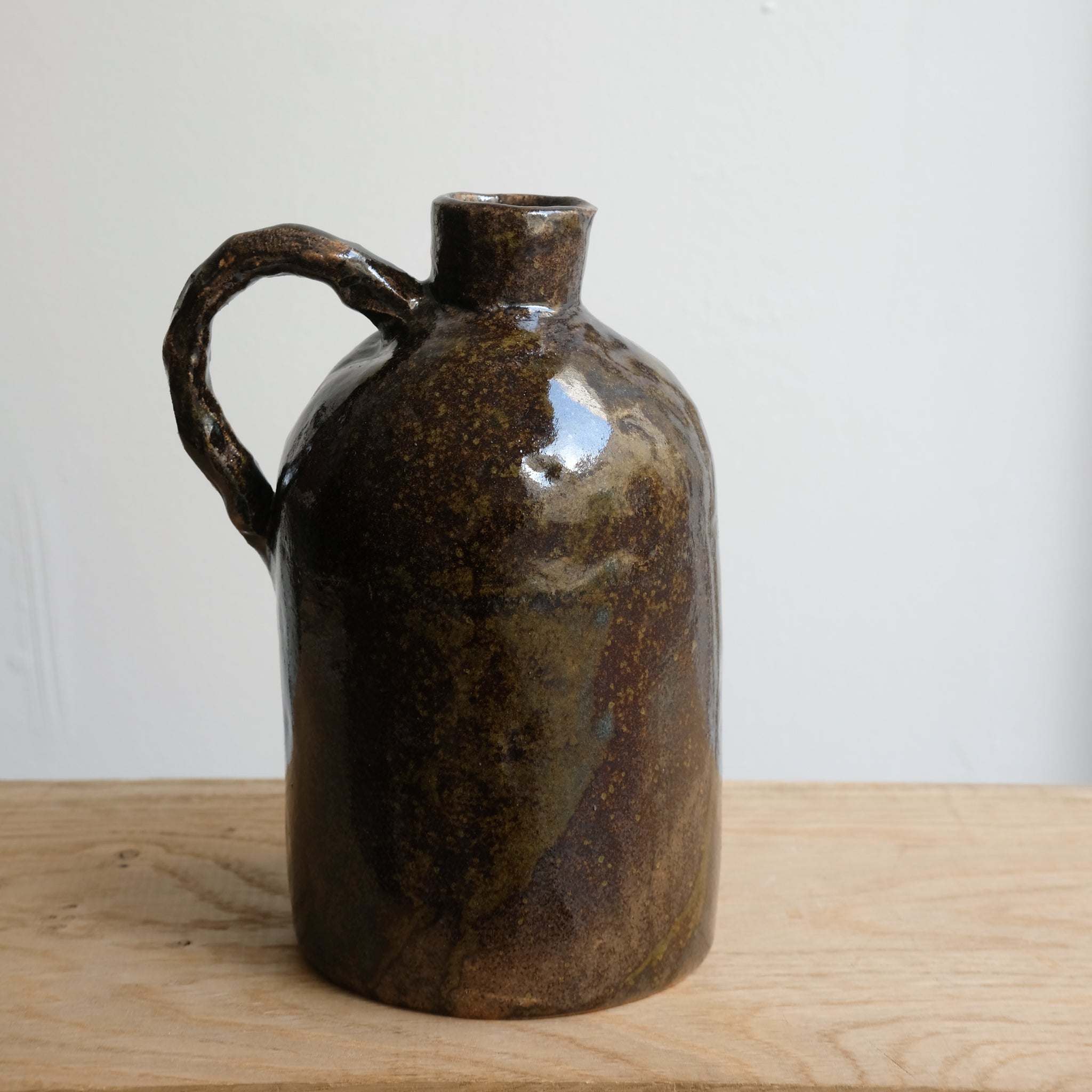 Pichet en grès H 21cm- marron brun