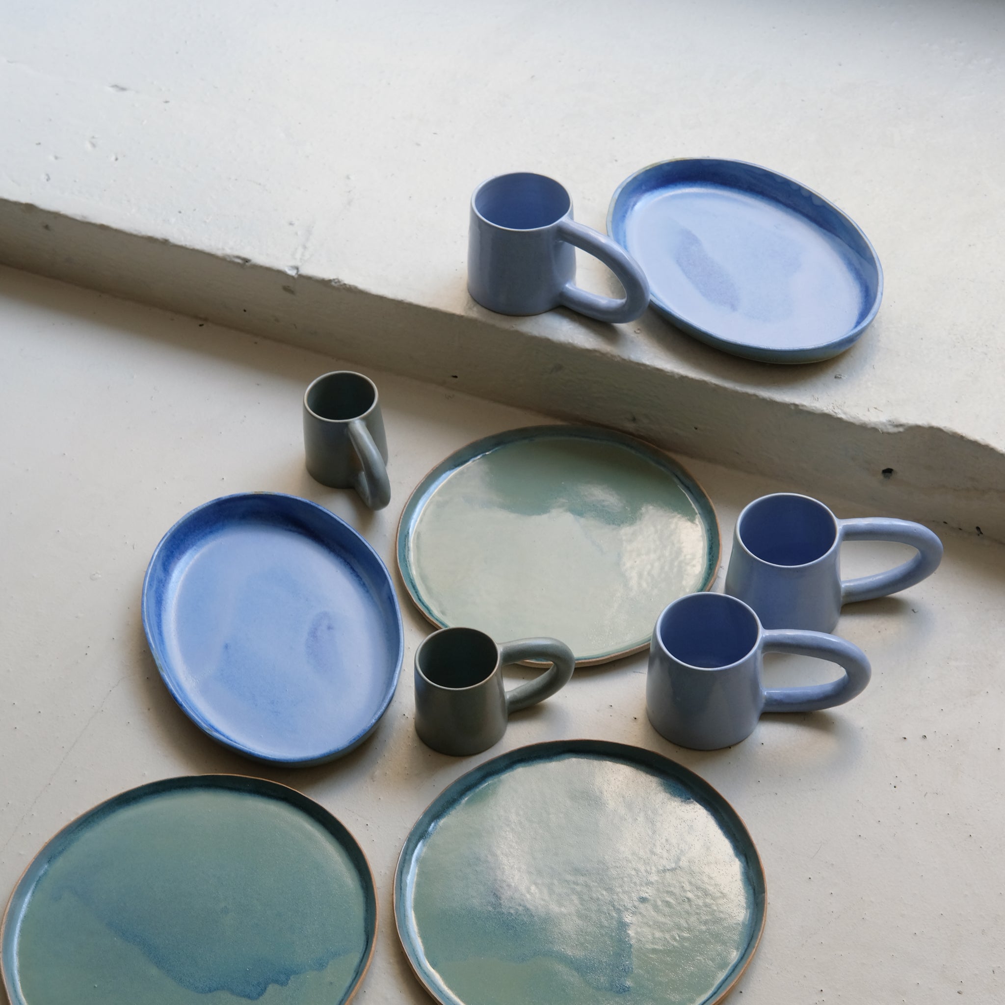 Mug en grès 250ml, bleu ciel par Lucie Faucon chez Brutal Ceramics