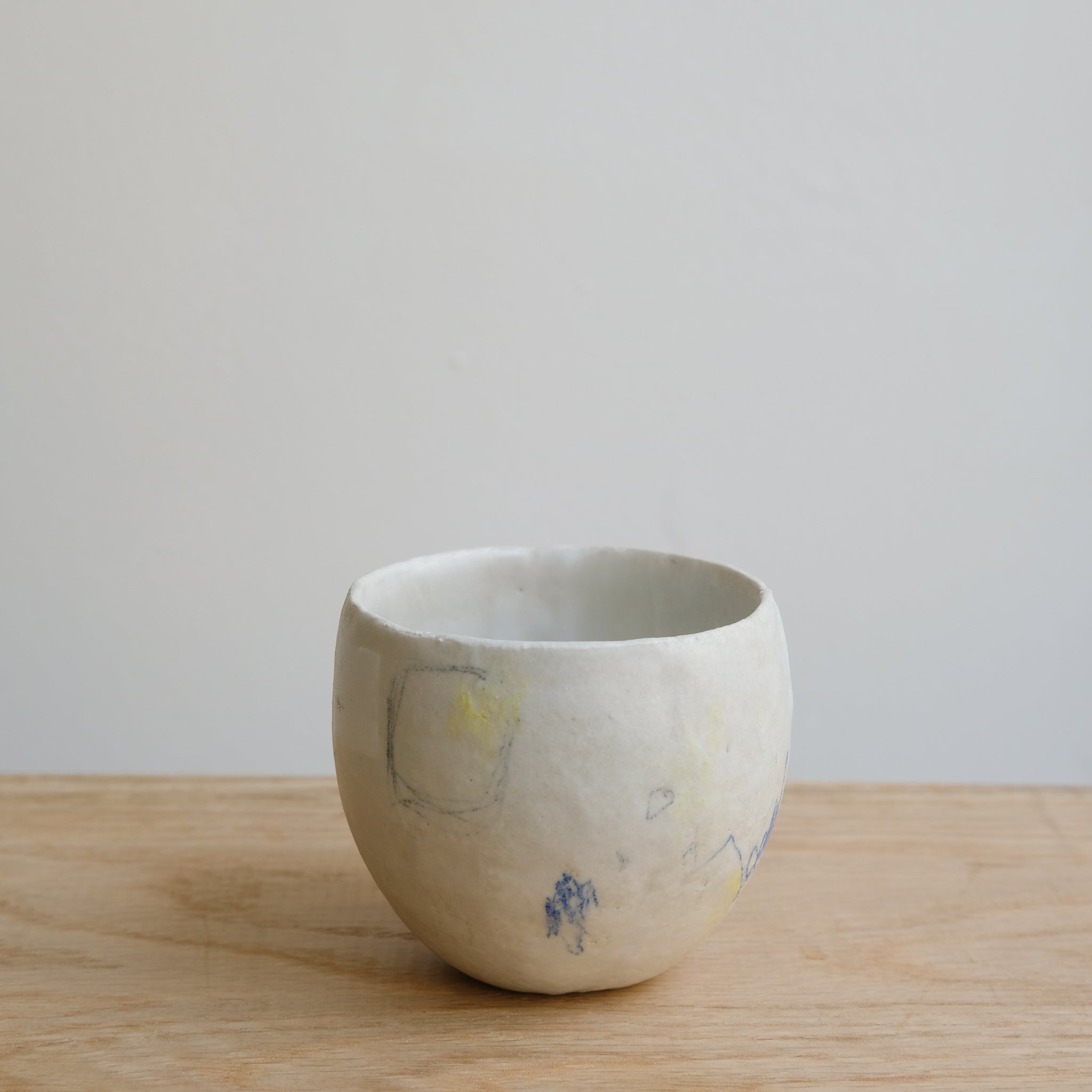 Tasse 01 en grès et porcelaine 200ml - Multicolore  de Yellow Nose Studio chez Brutal Ceramics