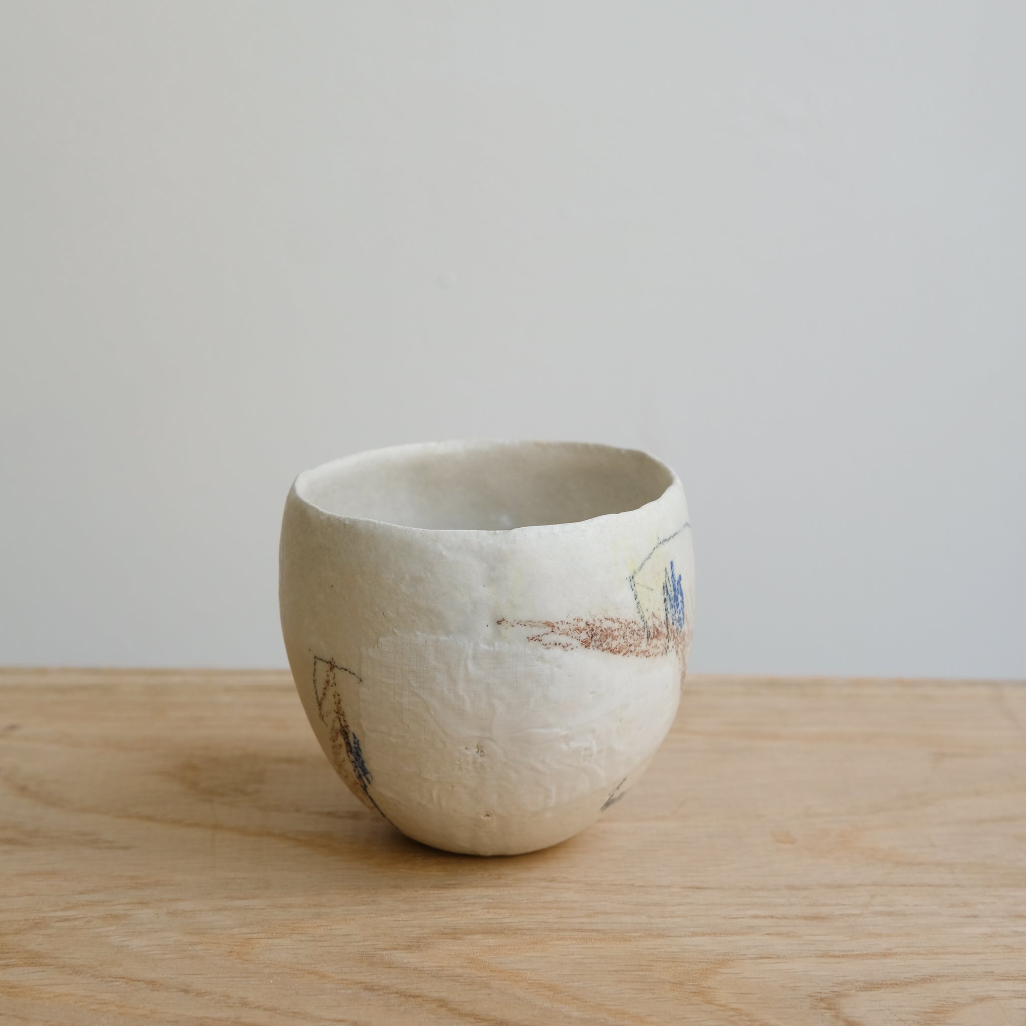Tasse 03 en grès et porcelaine 200ml - Multicolore de Yellow Nose Studio chez Brutal Ceramics