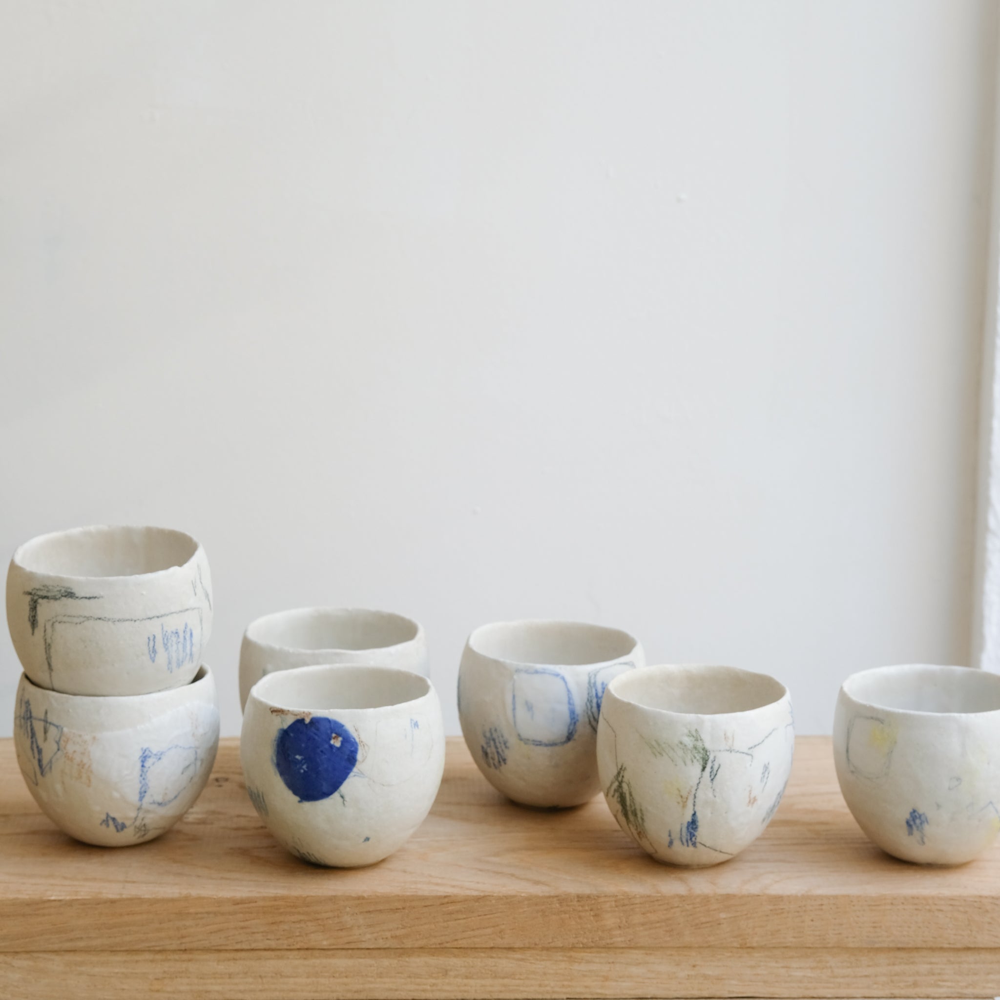 Tasse 02 en grès et porcelaine 200ml - Multicolore de Yellow Nose Studio chez Brutal Ceramics