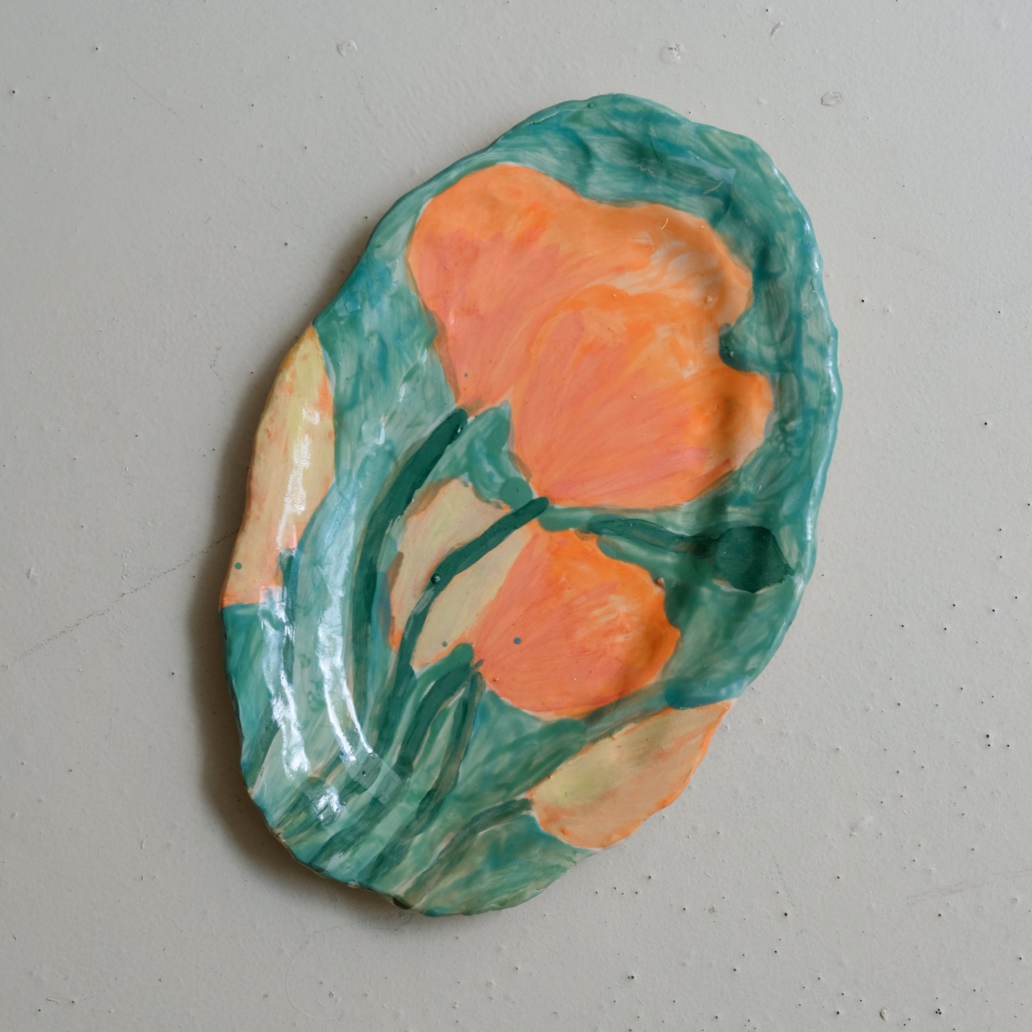 Plat SU25-14 en faïence L 34cm - multicolore Samantha Kerdine pour Brutal Ceramics