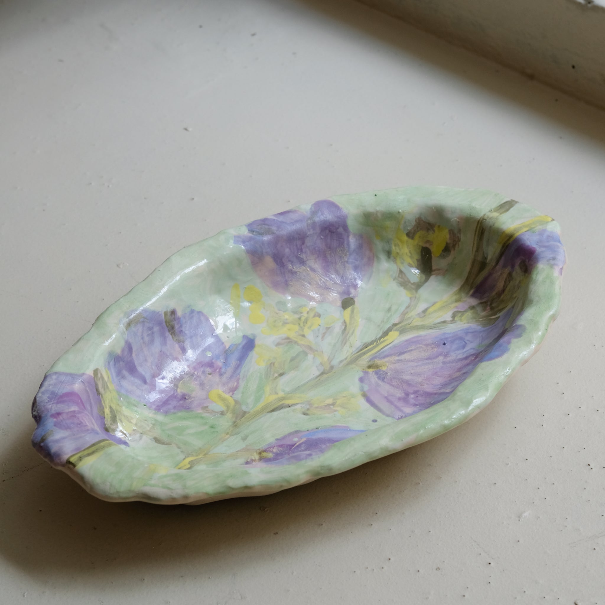 Plat SU25-05 oval en faïence L 35cm - multicolore Samantha Kerdine pour Brutal Ceramics