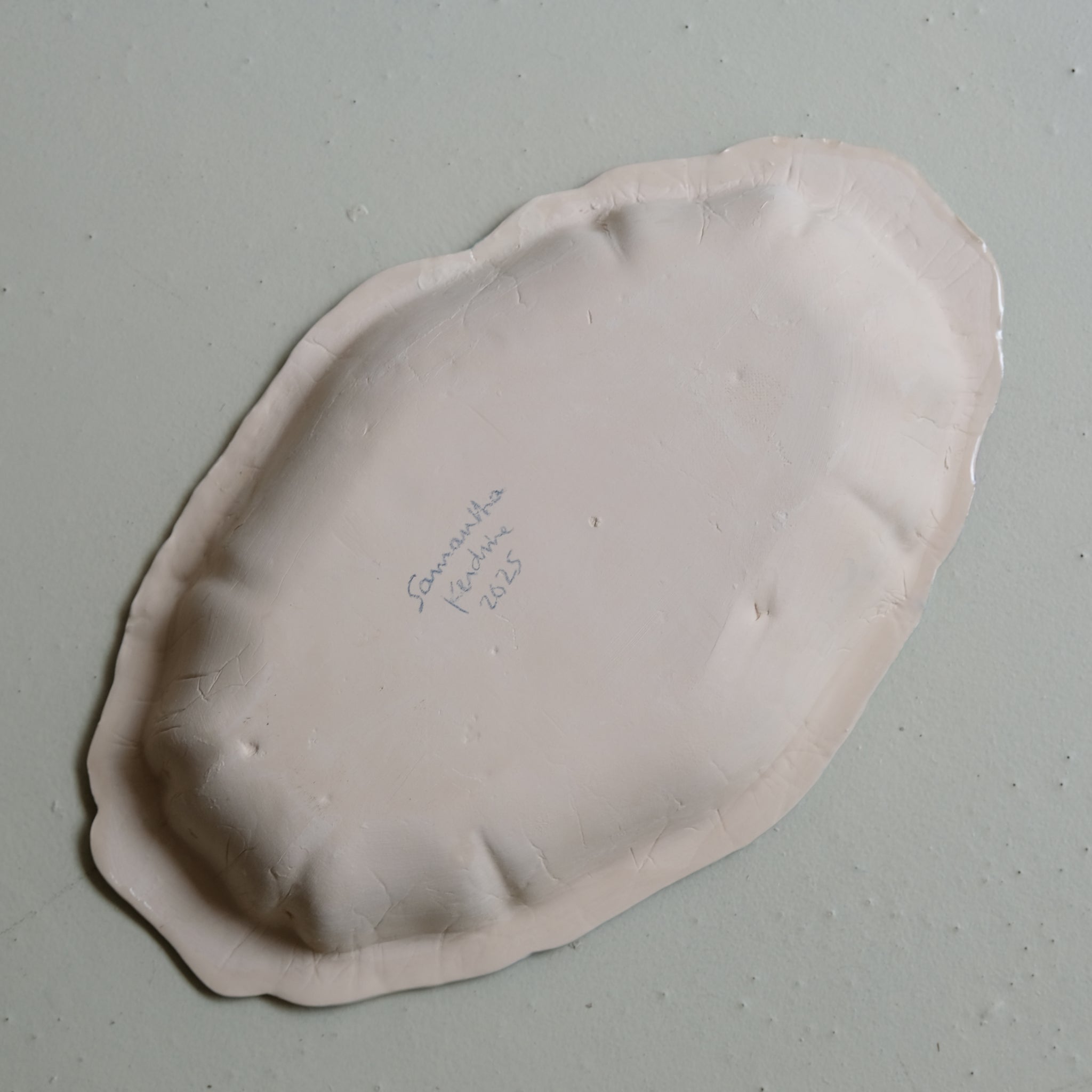 Plat SU25-03 oval en faïence L 35cm - multicolore Samantha Kerdine pour Brutal Ceramics
