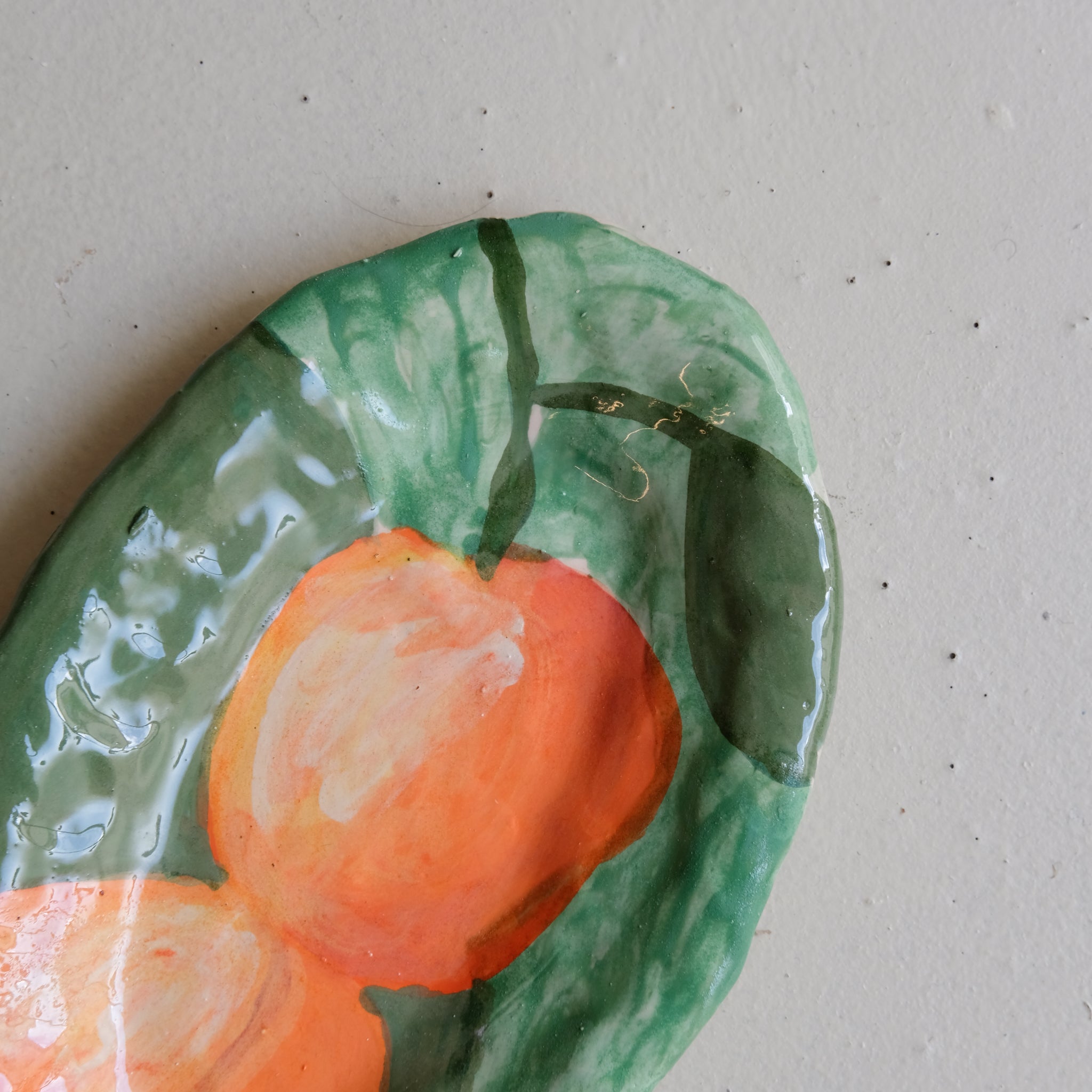 Plat SU25-09 en faïence L 20cm - multicolore Samantha Kerdine pour Brutal Ceramics