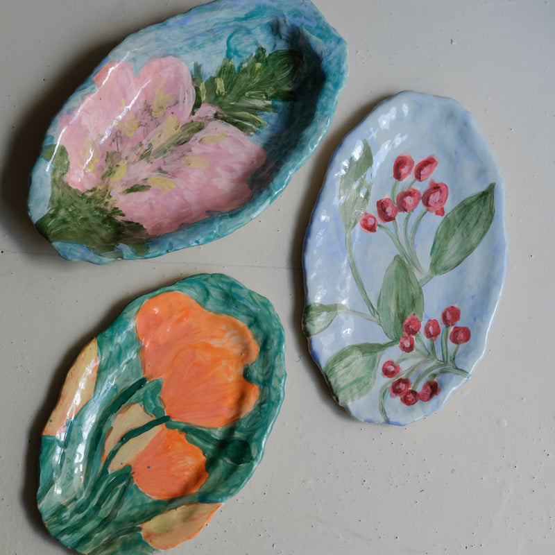 Plat SU25-14 en faïence L 34cm - multicolore Samantha Kerdine pour Brutal Ceramics