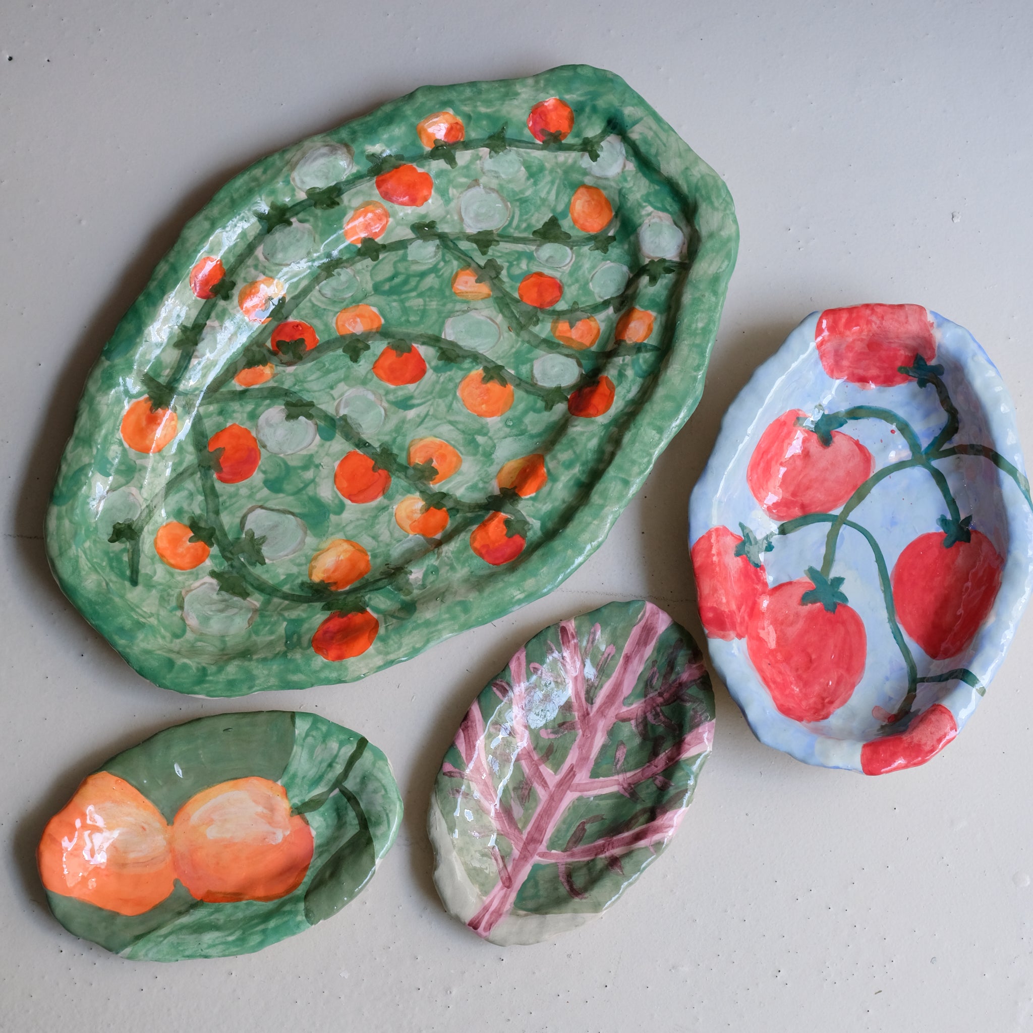 Plat SU25-08 en faïence D 26,5cm - multicolore Samantha Kerdine pour Brutal Ceramics