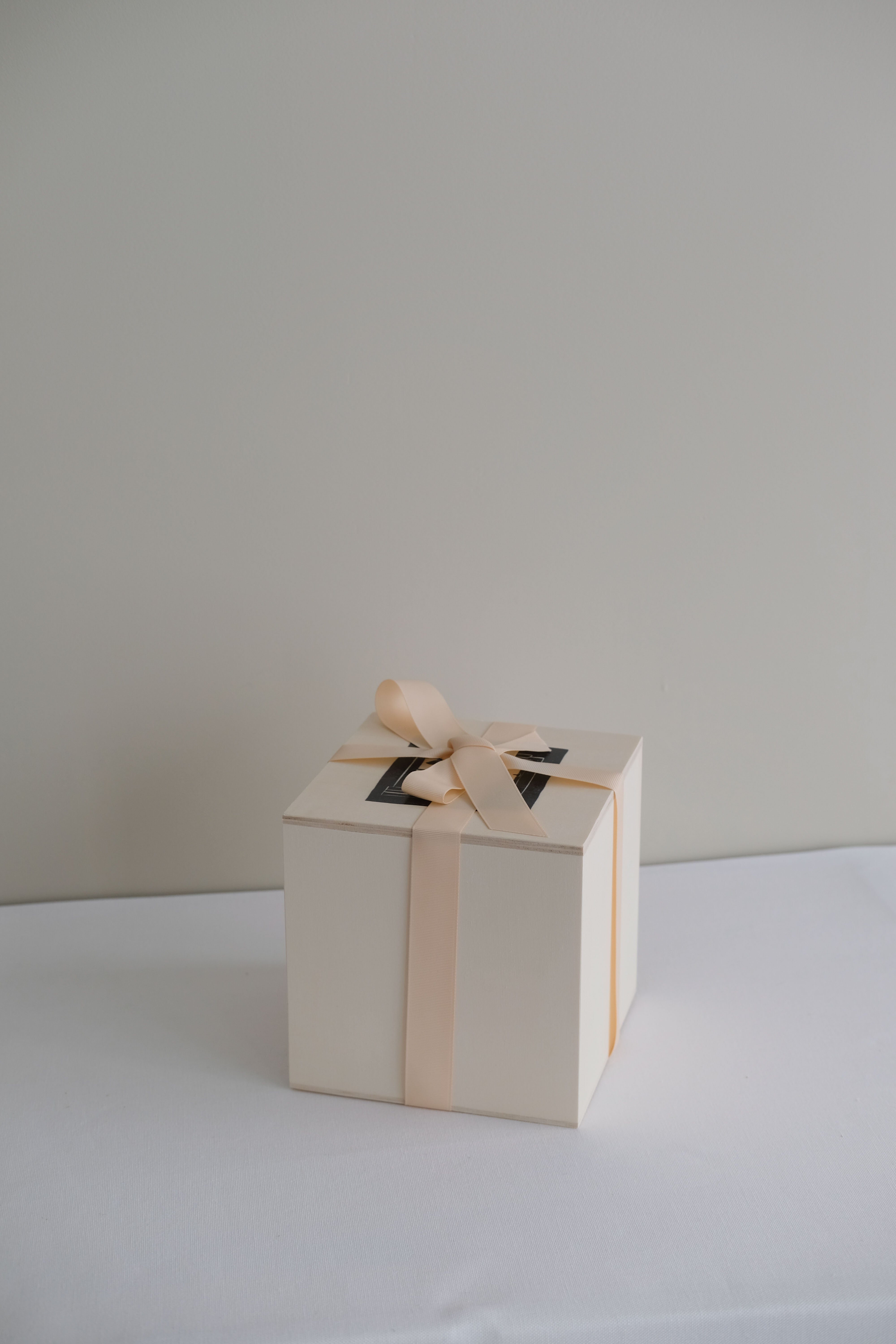 Atelier floral le 10 septembre 19.00 à 20h30 - Avant-Première Collection "Vases Ikebana" de Mano Mani avec la fleuriste japonaise Maison Lou