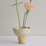 Vase 04 en grès H 10cm - blanc et jaune de Mano Mani - Ikebana