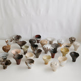 vase-01-en-gres-h-10cm-marron-a-pois-mano-mani-ikebana