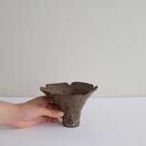 vase-01-en-gres-h-10cm-marron-a-pois-mano-mani-ikebana
