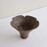 vase-01-en-gres-h-10cm-marron-a-pois-mano-mani-ikebana