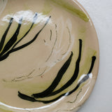 Assiette 38HB03 en faïence rouge D 19,5cm - Multicolore d'Héloise Bariol chez Brutal Ceramics