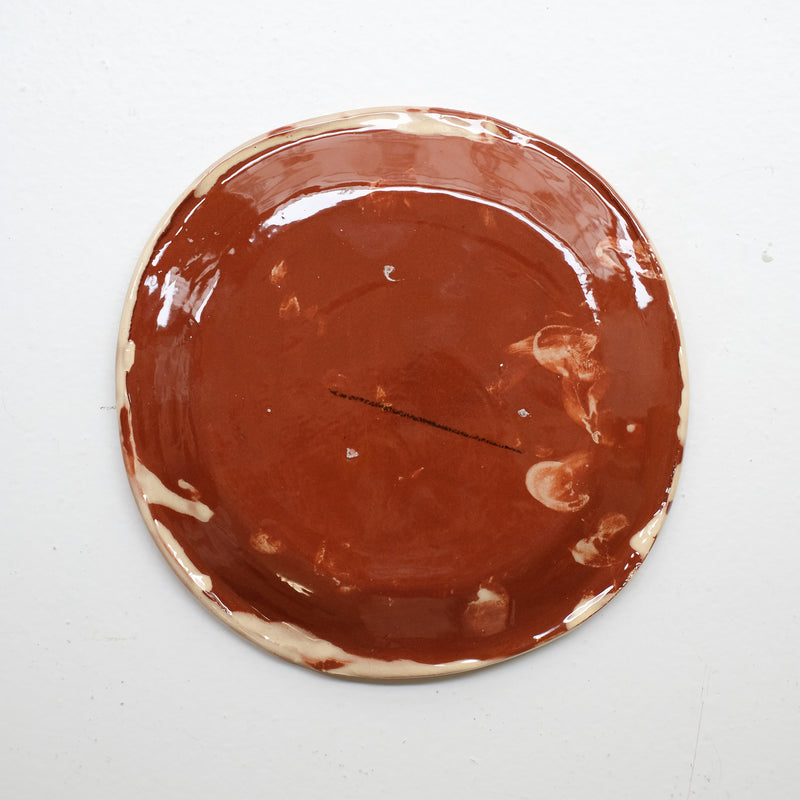 Assiette 38HB03 en faïence rouge D 19,5cm - Multicolore d'Héloise Bariol chez Brutal Ceramics