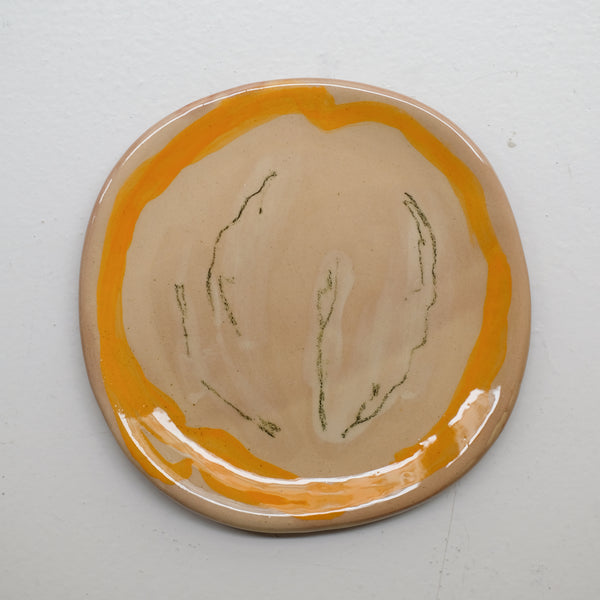 Assiette 38HB05 en faïence rouge D 19,5cm - Multicolore d'Héloise Bariol chez Brutal Ceramics