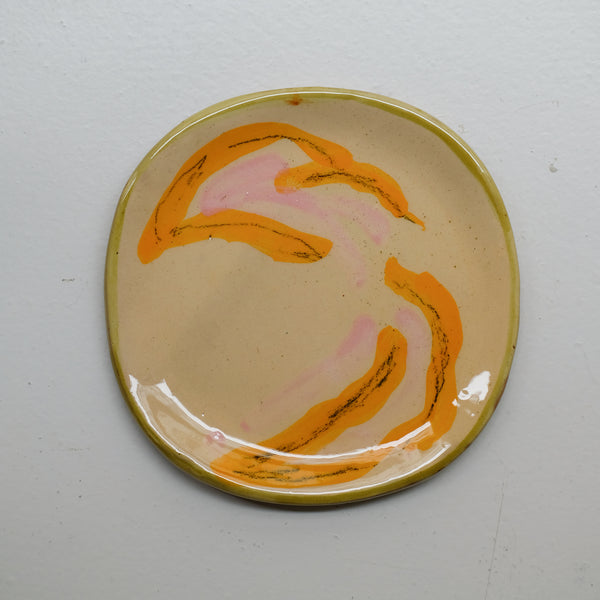 Assiette 38HB06 en faïence rouge D 19,5cm - Multicolore d'Héloise Bariol chez Brutal Ceramics