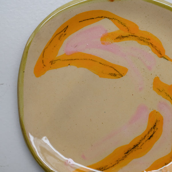 Assiette 38HB06 en faïence rouge D 19,5cm - Multicolore d'Héloise Bariol chez Brutal Ceramics