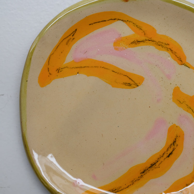 Assiette 38HB06 en faïence rouge D 19,5cm - Multicolore d'Héloise Bariol chez Brutal Ceramics