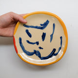 Assiette 38HB08 en faïence rouge D 19,5cm - Multicolore d'Héloise Bariol chez Brutal Ceramics