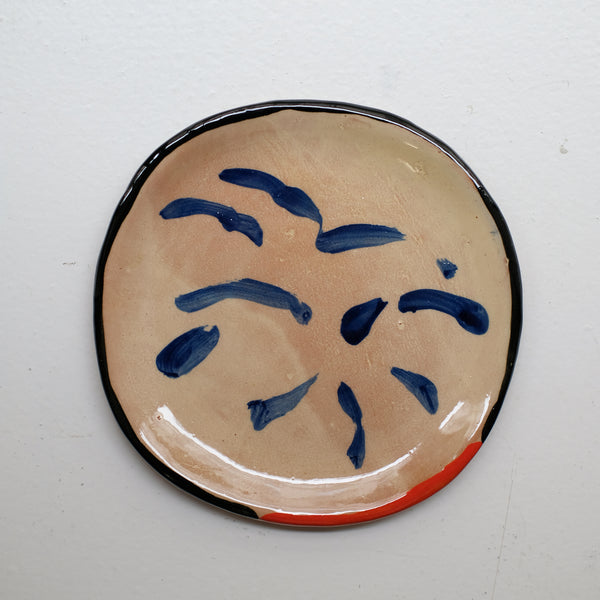 Assiette 38HB11 en faïence rouge D 19,5cm - Multicolore d'Héloise Bariol chez Brutal Ceramics