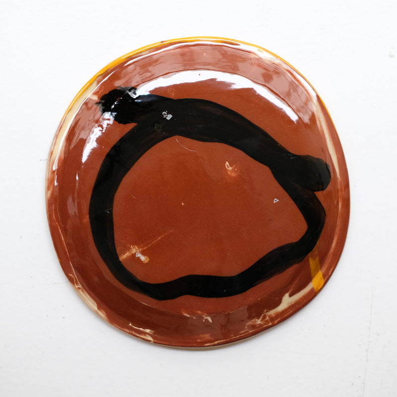 Assiette 38HB13 en faïence rouge D 19,5cm - Multicolore d'Héloise Bariol chez brutal Ceramics