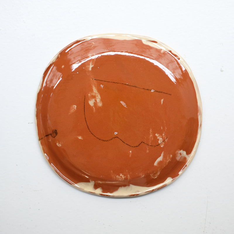 Assiette 38HB16 en faïence rouge D 19,5cm - Multicolore d'Héloise Bariol chez Brutal Ceramics