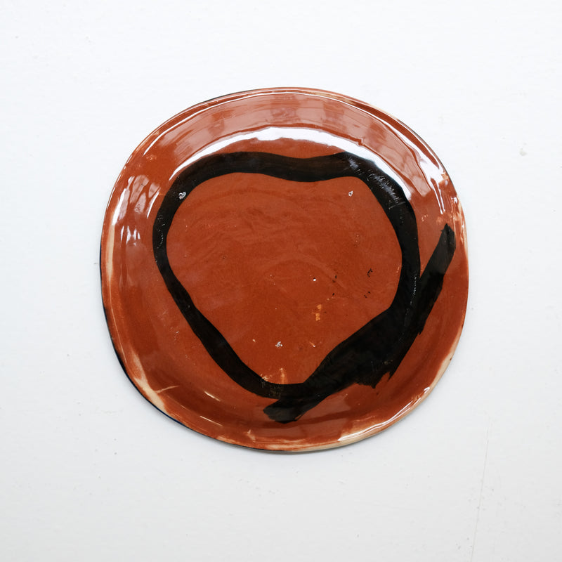 Assiette 38HB18 en faïence rouge D 19,5cm - Multicolore d'Héloise Bariol chez Brutal Ceramics