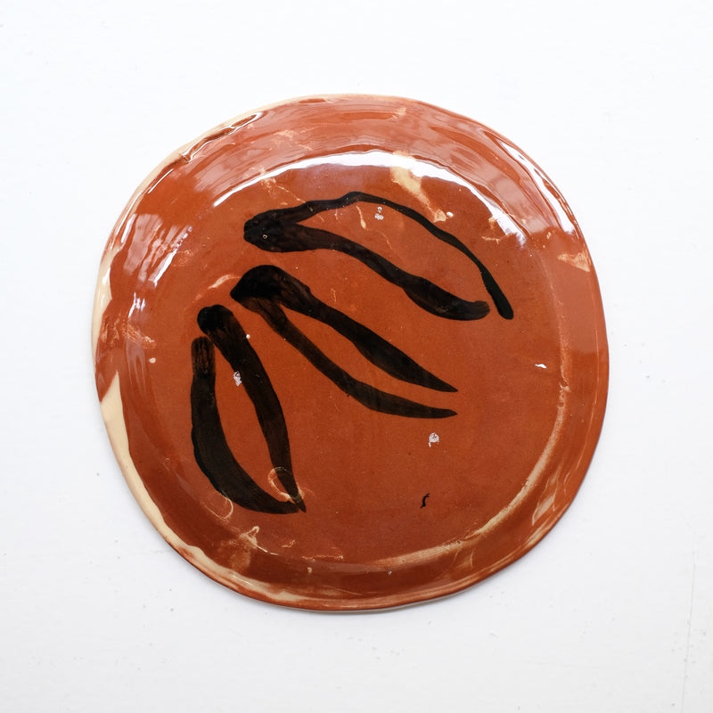 Assiette 38HB40 en faïence rouge D 19,5cm - Multicolore d'Héloise Bariol chez Brutal Ceramics
