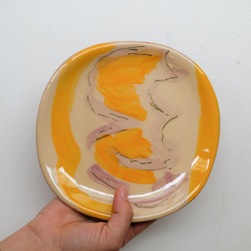 Assiette 38HB41 en faïence rouge D 19,5cm - Multicolore d'Héloise Bariol chez Brutal Ceramics