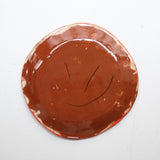 Assiette 38HB22 en faïence rouge D 19,5cm - Multicolore d'Héloise Bariol chez Brutal Ceramics