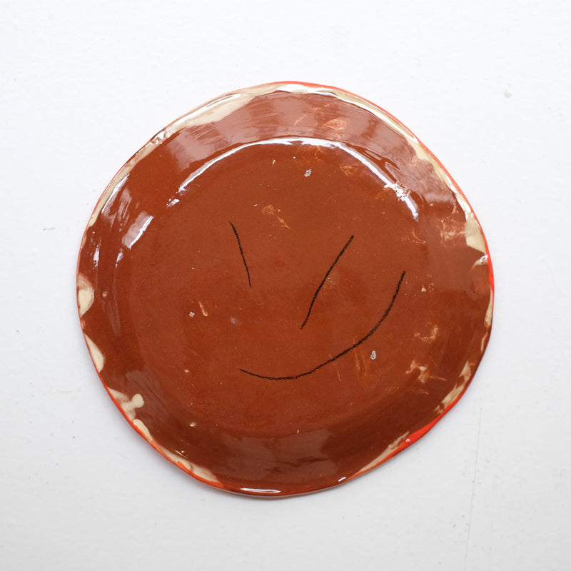 Assiette 38HB22 en faïence rouge D 19,5cm - Multicolore d'Héloise Bariol chez Brutal Ceramics