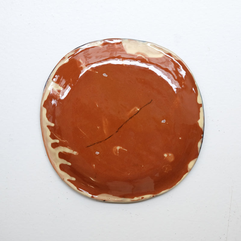 Assiette 38HB23 en faïence rouge D 19,5cm - Multicolore d'Héloise Bariol chez Brutal Ceramics