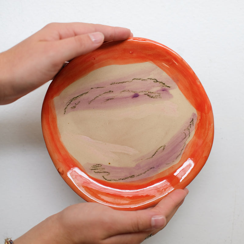 Assiette 38HB25 en faïence rouge D 19,5cm - Multicolore d'Héloise Bariol chez Brutal Ceramics