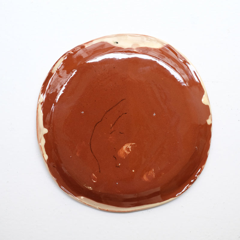 Assiette 38HB26 en faïence rouge D 19,5cm - Multicolore d'Héloise Bariol chez Brutal Ceramics